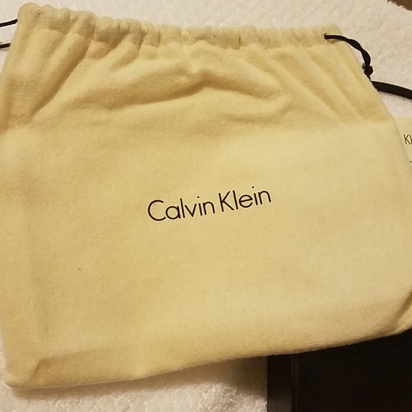 NWT Calvin Klein Clutch with Dust Bag - Picture 2 of 8